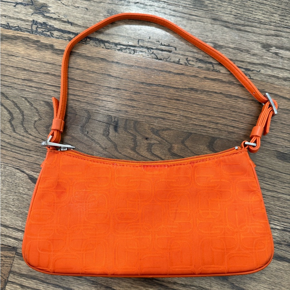 Express Orange Designer Shoulder Bag – Vibrant Chic Statement - Picture 2 of 6